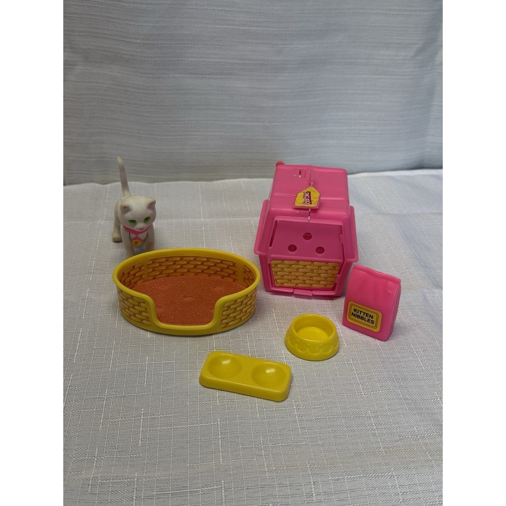 Vintage 1982 Barbie Fluff Kitten Pink Pet Carrier Crate & Bed Accessories